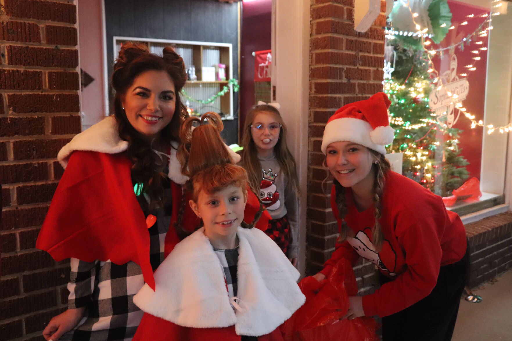 121121StClairChristmasParade3.JPG
